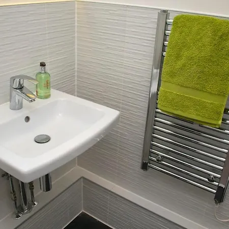 Deluxe Townhouse Next To Cabot Circus *