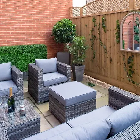 Hébergement de vacances Deluxe Townhouse Next To Cabot Circus