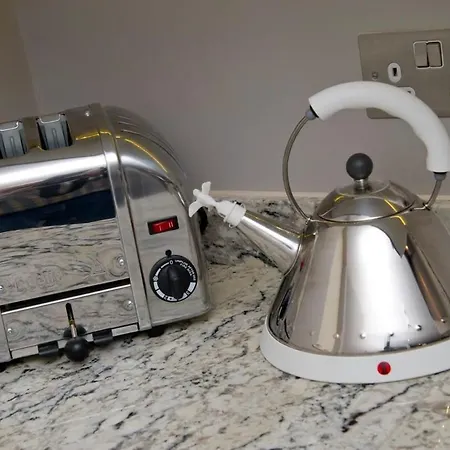 Deluxe Townhouse Next To Cabot Circus *