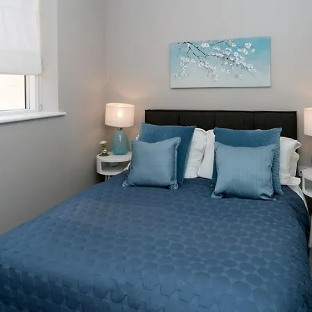 Deluxe Townhouse Next To Cabot Circus *